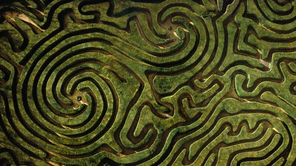 England, Wiltshire, Longleat Maze, aerial view (C) Jason Hawkes / Getty Images